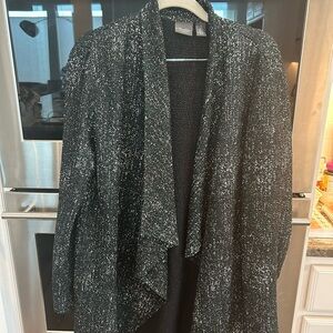 Chico's black/green Cardigan, traveler’s collection size 2. GUC